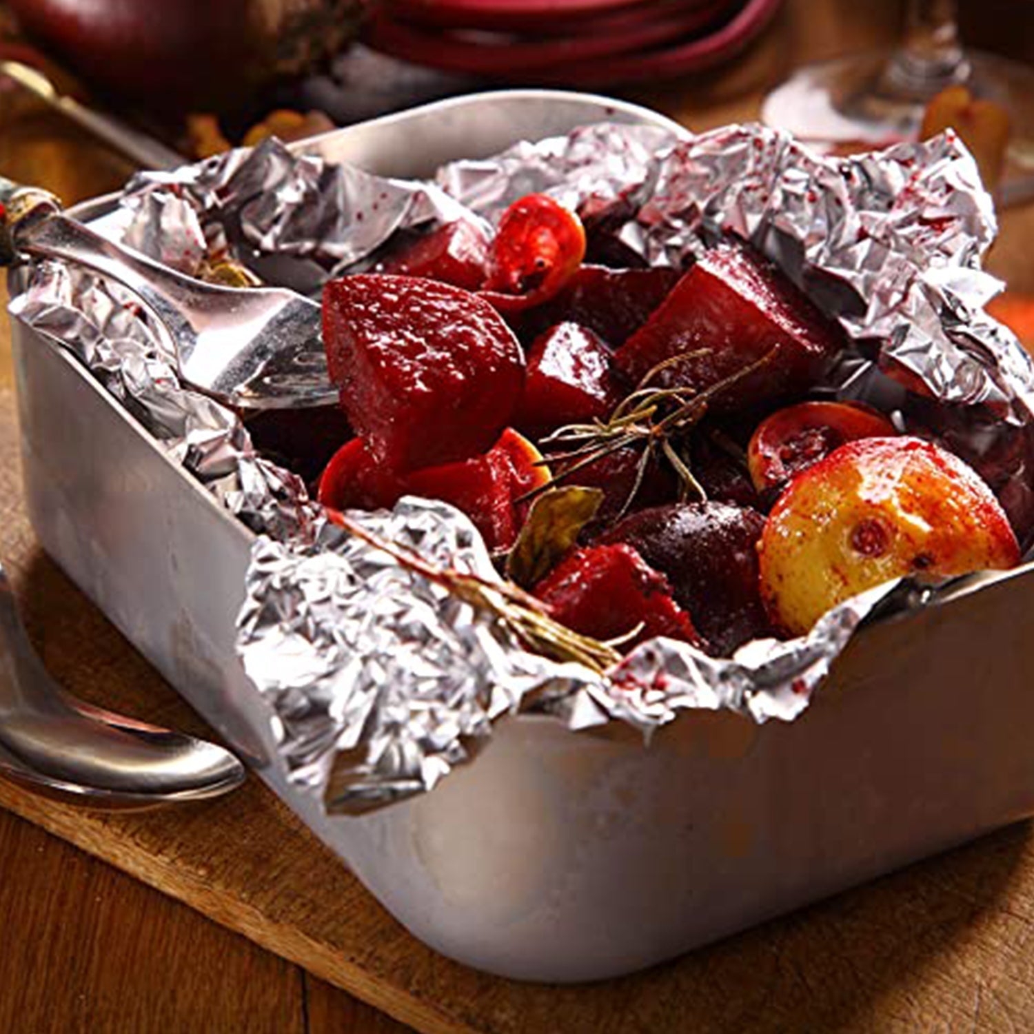 Heavy duty non-stick aluminum foil roll, for kitchen use Heavy duty non-stick aluminum foil roll, for kitchen use